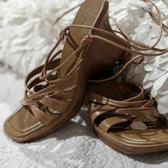 Rare Vintage 90s Unique Nude wedge  ankle wrap Strappy Sandals Boho - Picture 3 of 5